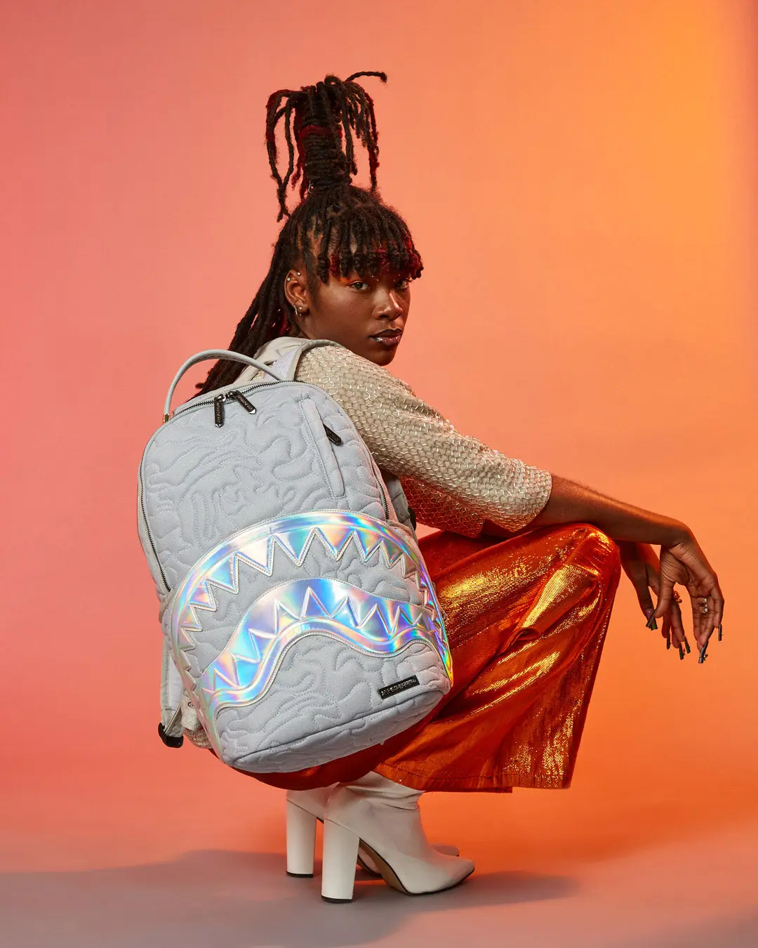 MIRASHAKU IRIDESCENT QUILT BACKPACK - Image 10