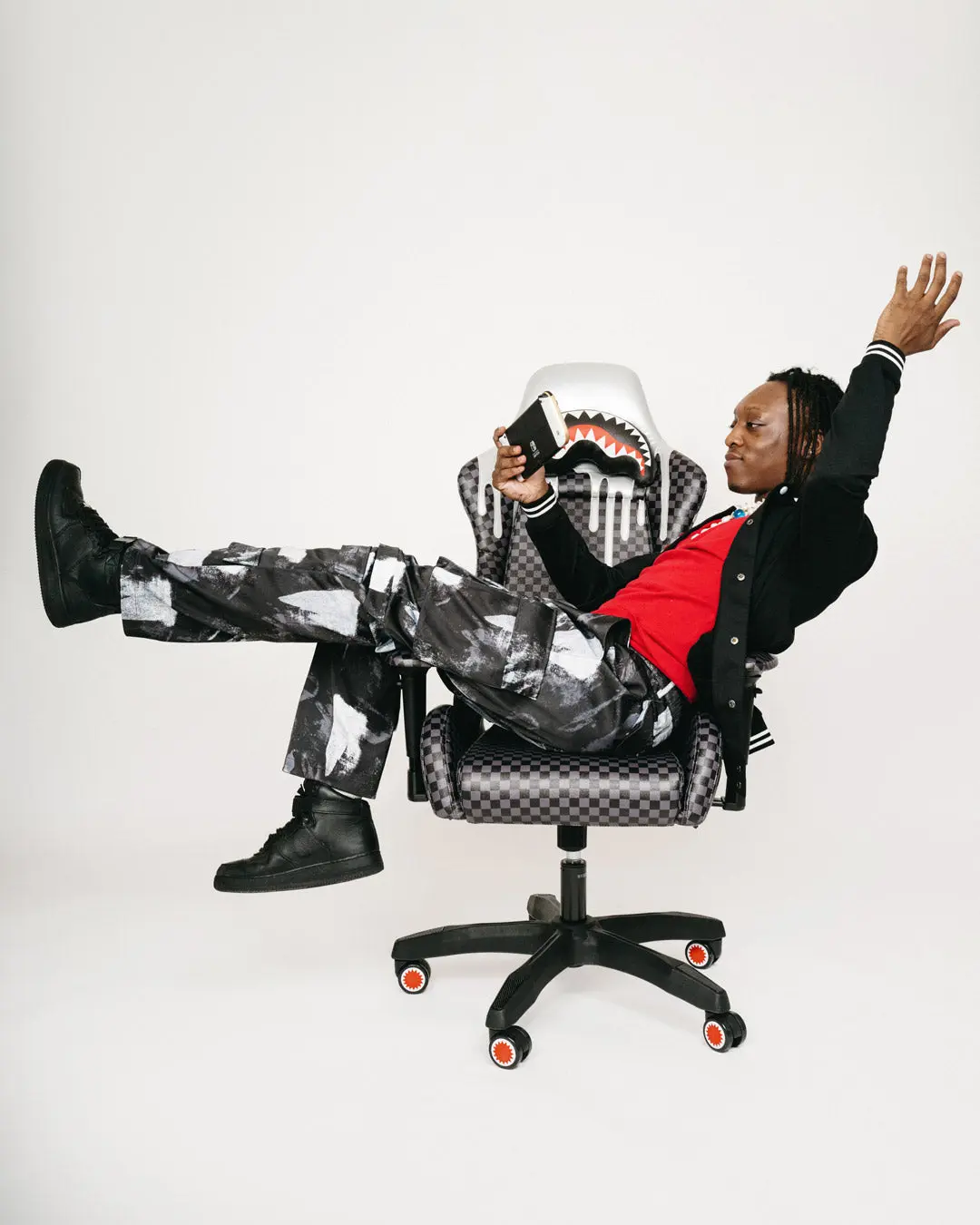 GHOST DRIP SHARK CHAIR - Image 6