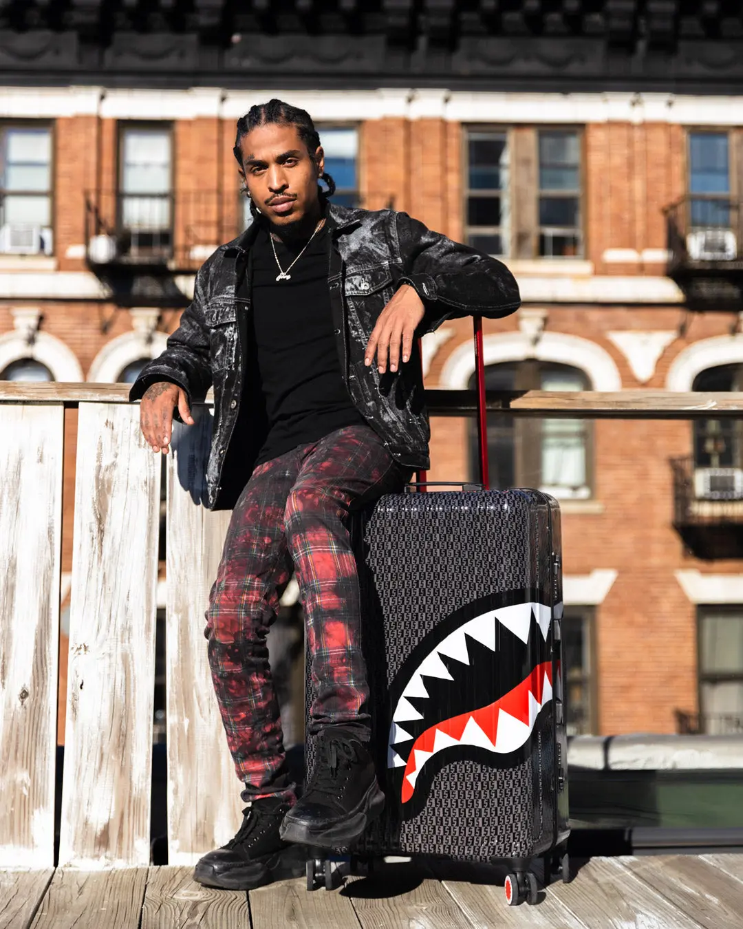 SPRAYGATTI REVV SHARKNAUTICS HARDSHELL FULL-SIZE LUGGAGE - Image 4