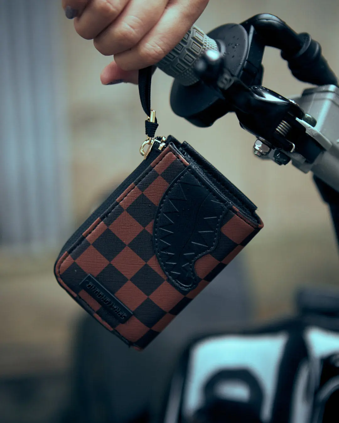 HENNY LOCK SHARKS IN PARIS WALLET - Image 2