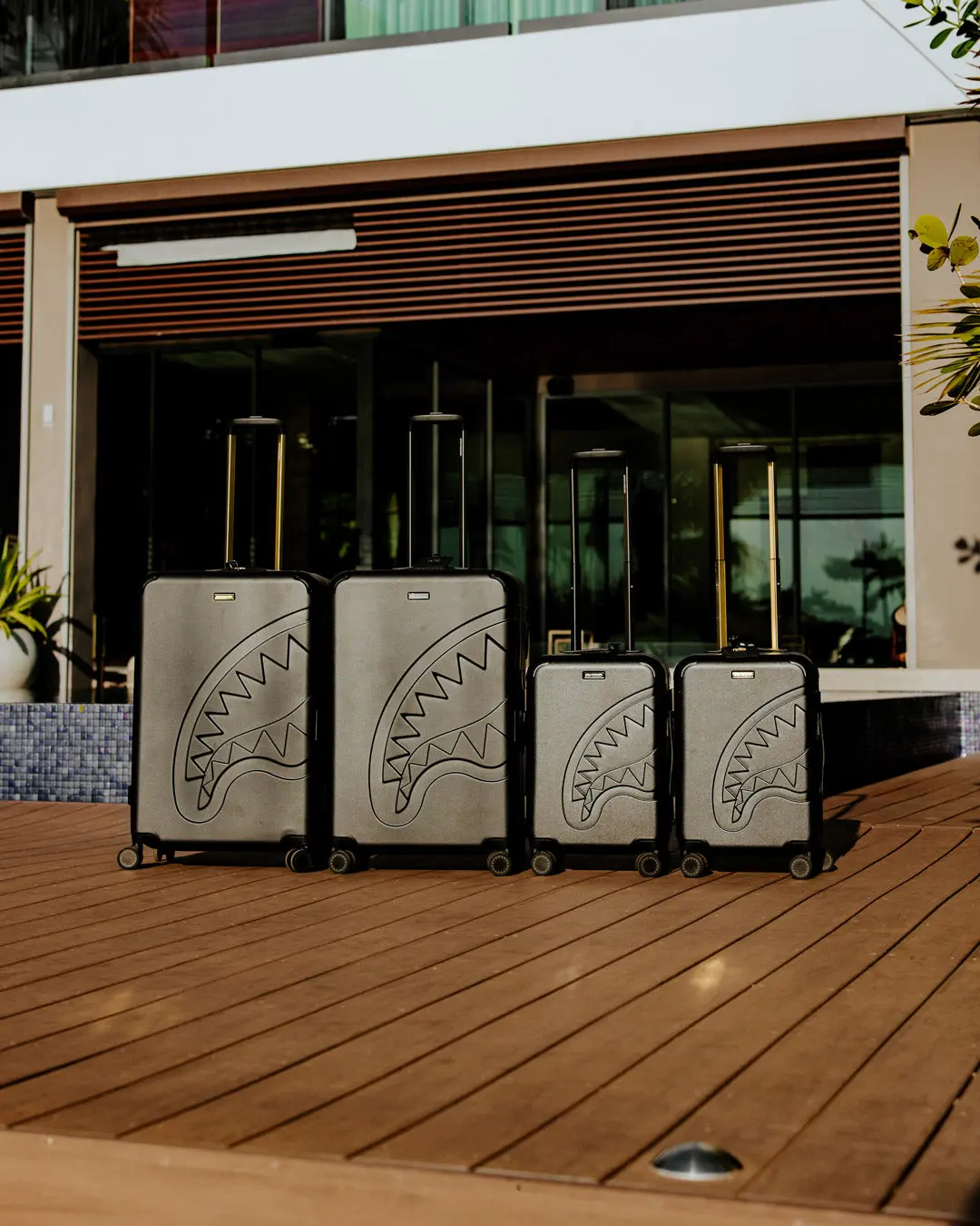 REALITY CHECK SHARKITECTURE FULL-SIZE JETBLACK LUGGAGE (GUNMETAL HARDWARE) - Image 8