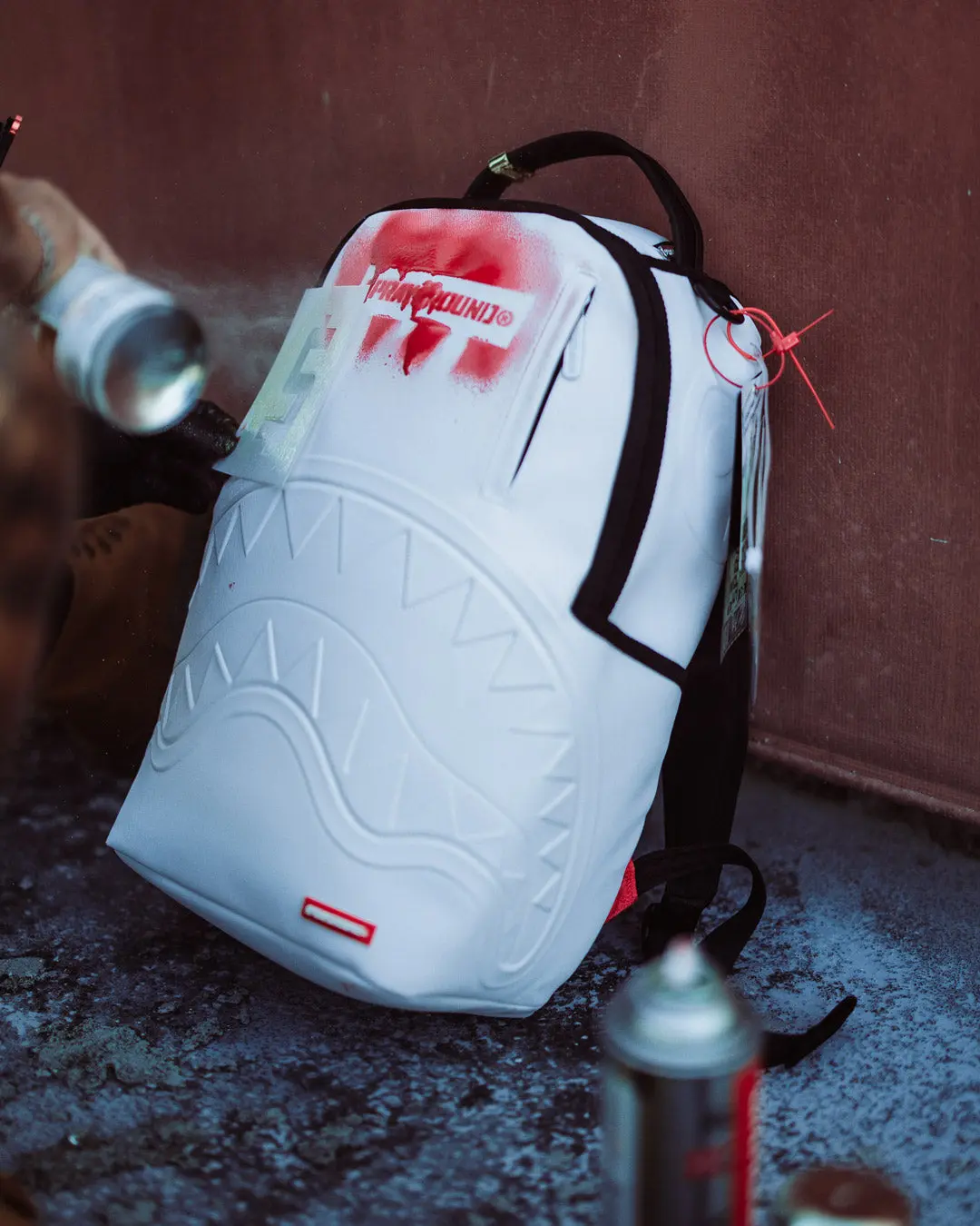 GRAFFITI ARTIST - DESIGN YOUR OWN BACKPACK - 9 STENCILS INCLUDED - Image 9