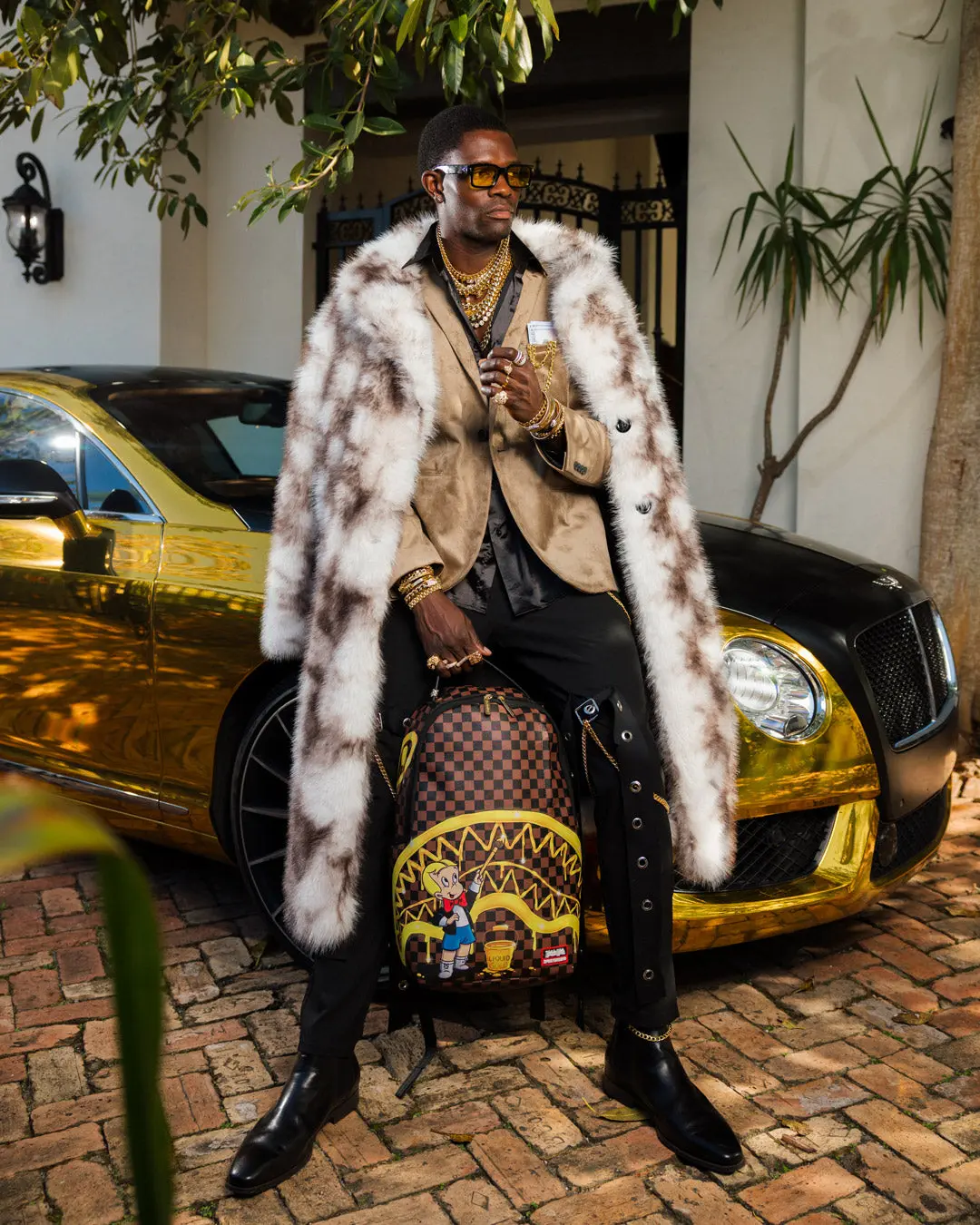 RICHIE RICH PAINT THE SHARK GOLD BACKPACK - Image 14
