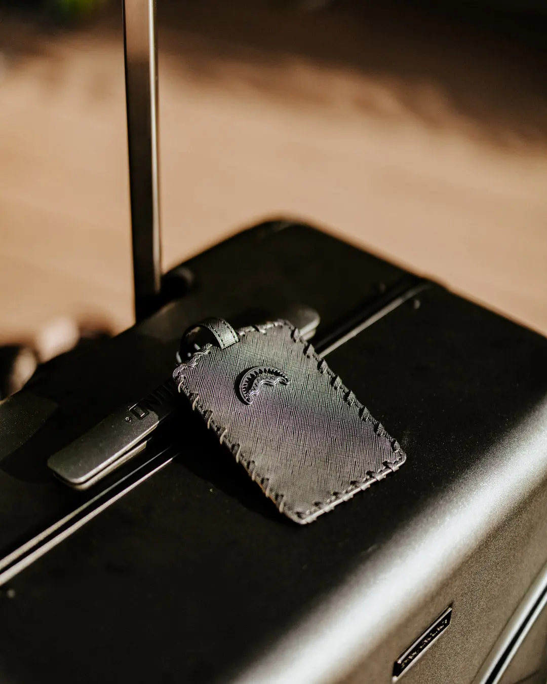 REALITY CHECK SHARKITECTURE FULL-SIZE JETBLACK LUGGAGE (GUNMETAL HARDWARE) - Image 10