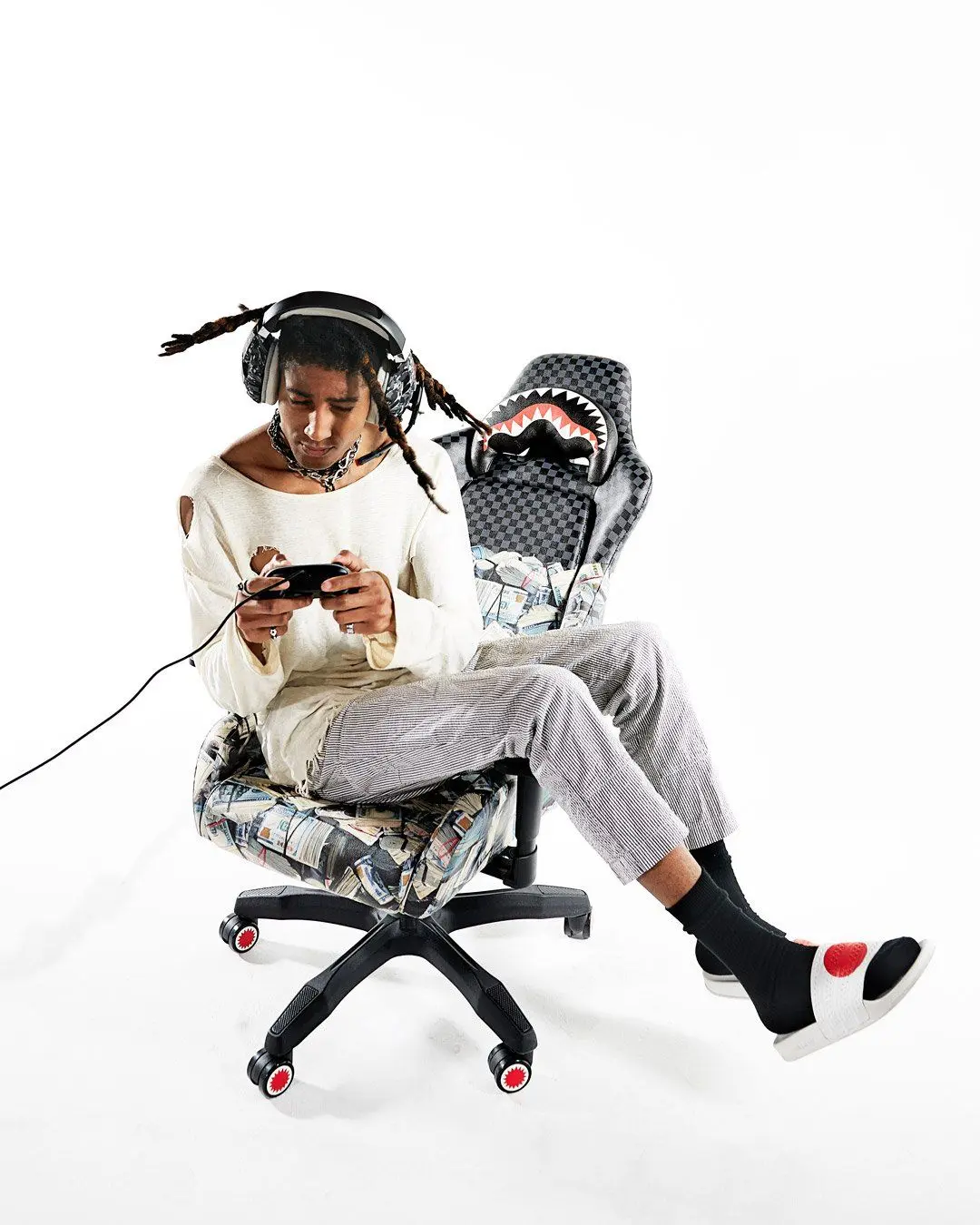 CHECK MONEY GAMING CHAIR - SUPER RARE - Image 6