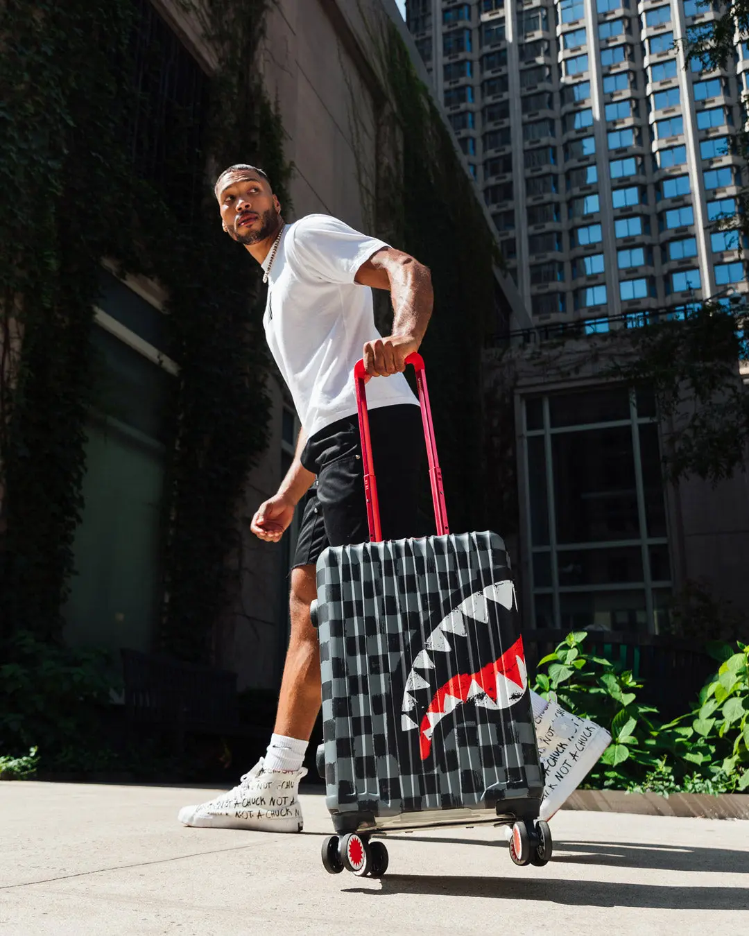 VANQUISH II SHARKNAUTICS HARDSHELL CARRY-ON LUGGAGE - Image 2